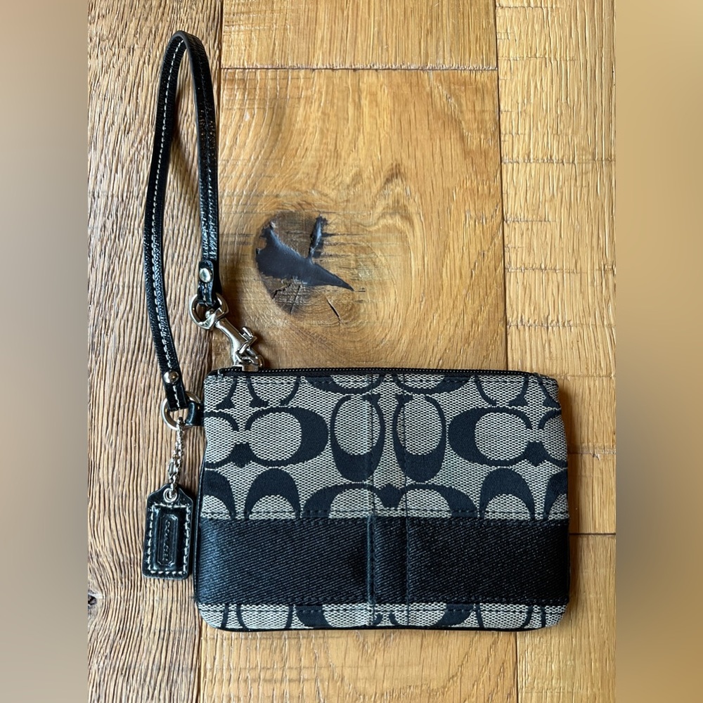 Coach Wristlet - Picture 2 of 4
